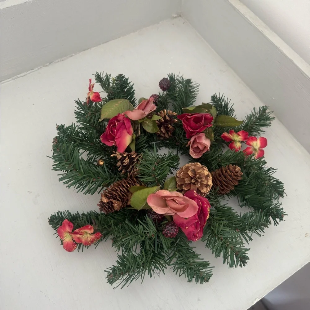 Home Interiors Holiday Garland with Red and Green Accents